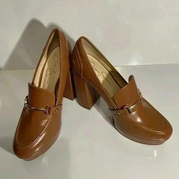 Jessica Simpson Shoes - Jessica Simpson Loafers Pumps Heels Tan w/Gold women’s size 10 faux leather
